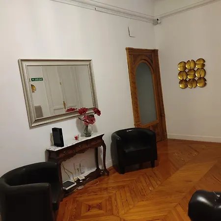 Grand Via House-3